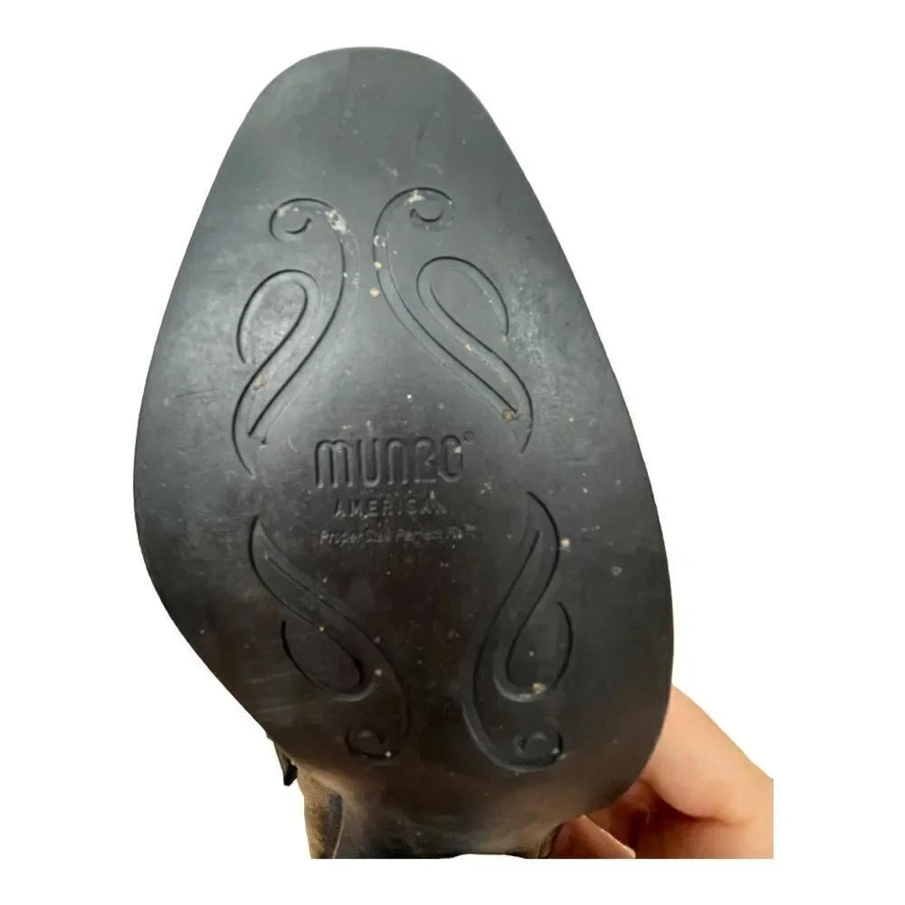 Munro american women
